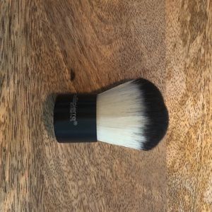 BRAND NEW Kabuki face brush